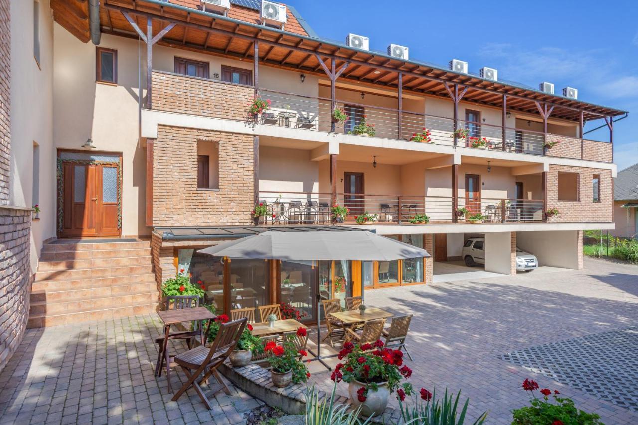 Vegvar Spa Apartman Gyula Dış mekan fotoğraf
